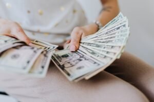 10 Smart Money Habits That Can Change Your Financial Future